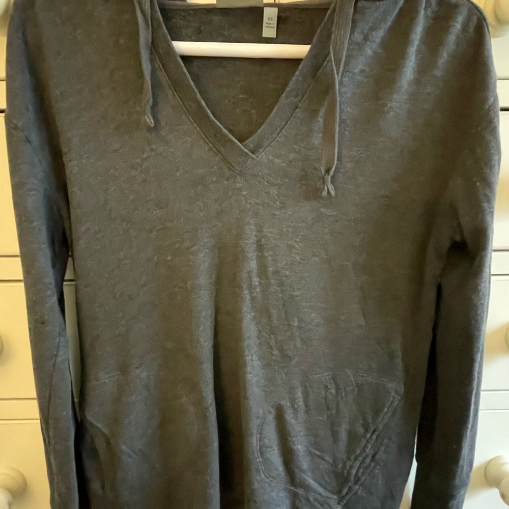 Athleta Pull Over Top/Hoodie. XS. Grey